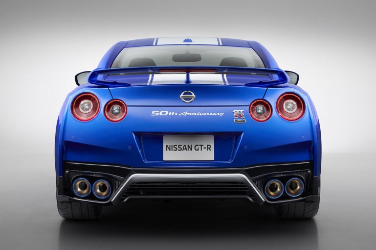 2020 Nissan R-35 GT-R Bayside Blue színben hátulról