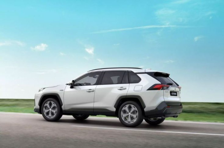 2020-as Suzuki Across hátulról