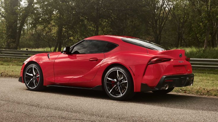 Toyota Supra oldalról