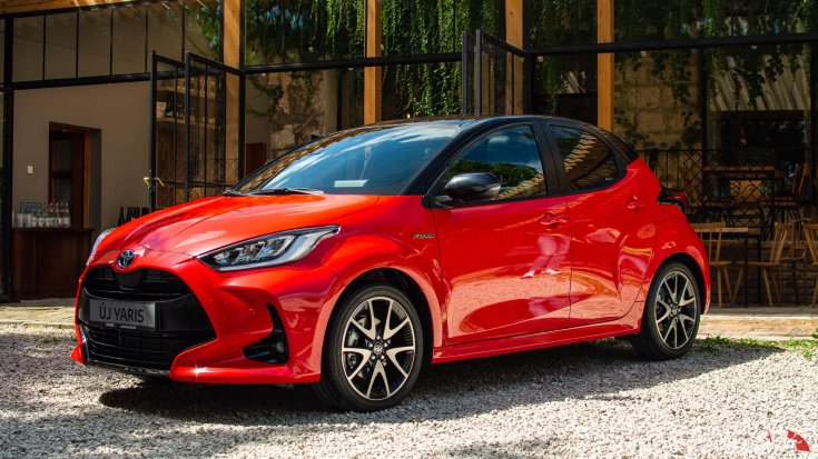 2020-as Toyota Yaris Hibrid elölről