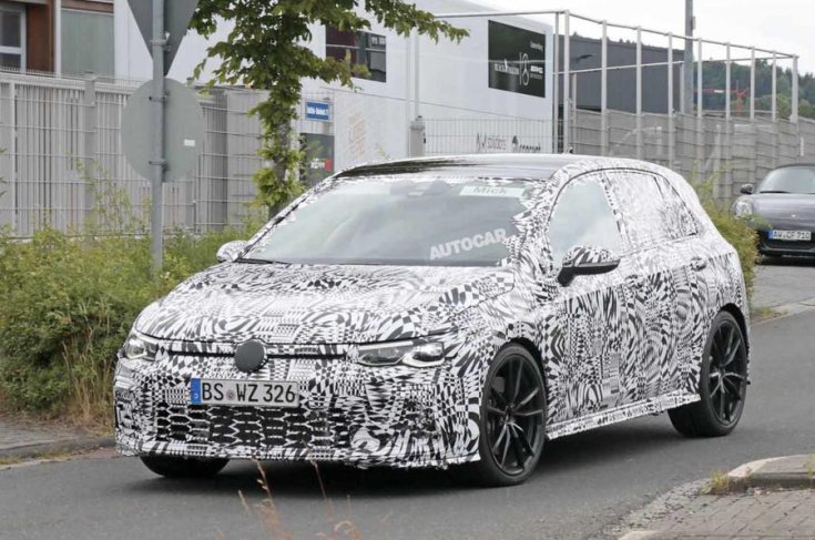 2020-as Volkswagen Golf GTI kémfotó elölről