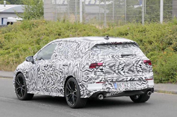2020-as Volkswagen Golf GTI kémfotó hátulról
