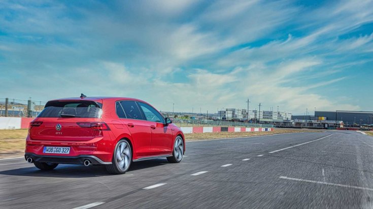 VW Golf GTI hátulról