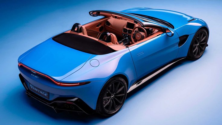 Az Aston Martin Vantage Roadster hátulról nyitott tetővel