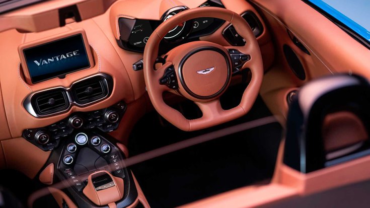Az Aston Martin Vantage Roadster műszerfala