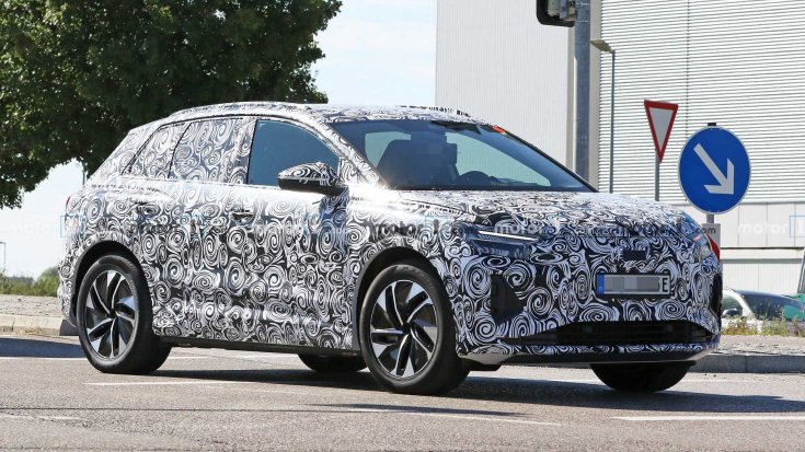 2021-es Audi Q4 e-tron kémfotó elölről