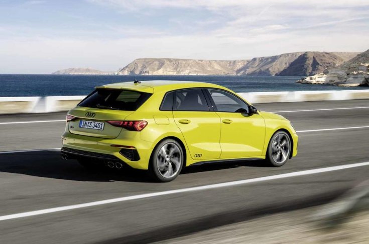 2021-es Audi S3 hátulról