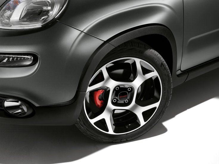 2021-es Fiat Panda kereke és első részei közelről