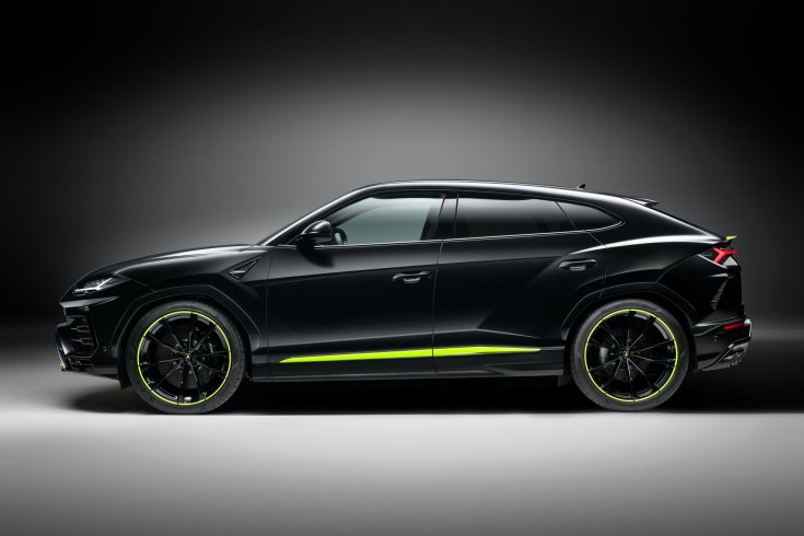 Különleges Lamborghini Urus kiadás oldalról