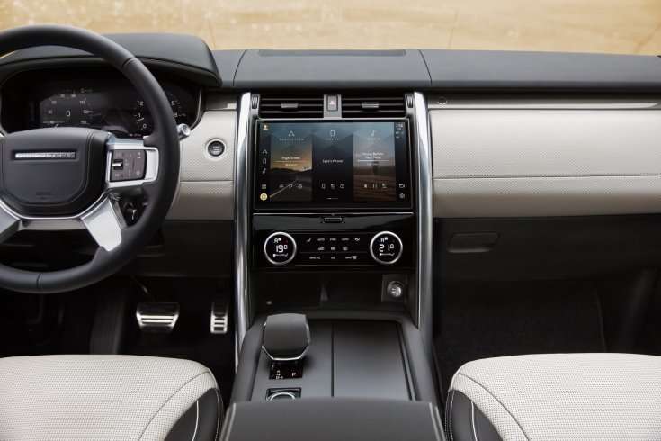 2020-as frissített Land Rover Discovery modell belső tere