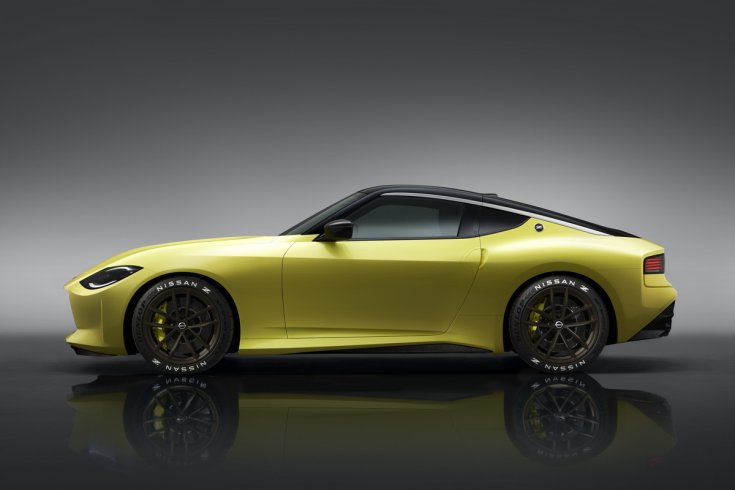 2021-es Nissan Z Proto oldalról