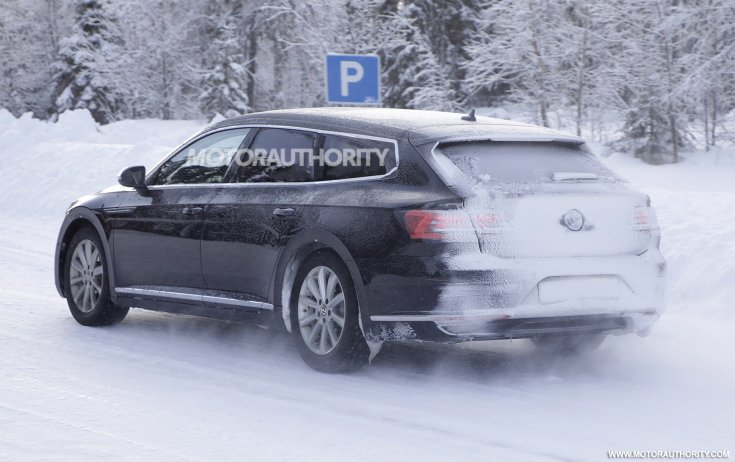 2021-es Volkswagen Arteon Shooting Brake kémfotó hátulról
