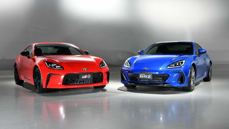 Egy képen a Toyota GR 86 és a Subaru BRZ