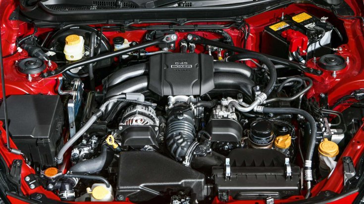 2,4 literes benzinmotor