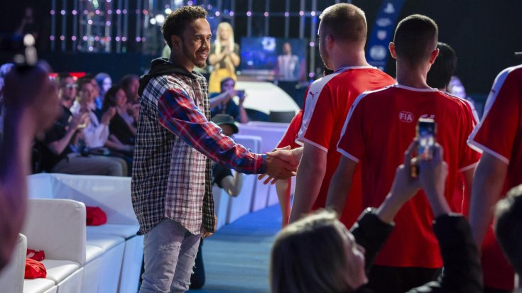 Lewis Hamilton a Grant Turismo nagykövete