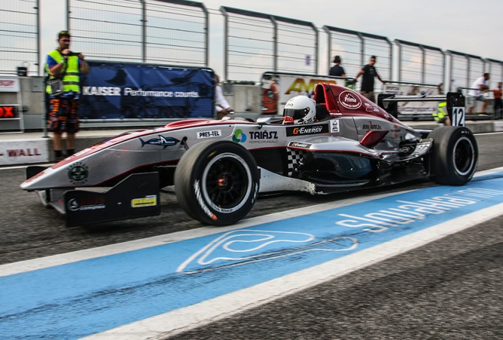 Szabó Nikolasz a Slovakiaring boxutcájában