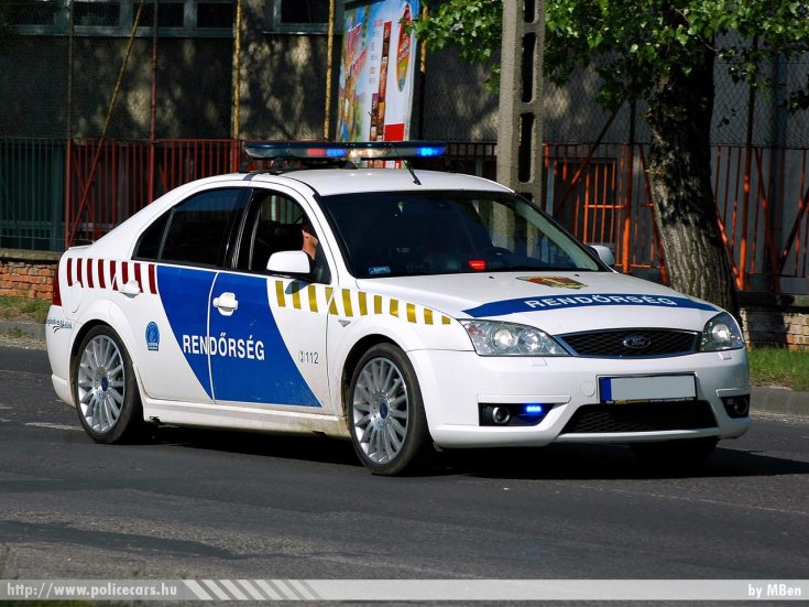 Ford Mondeo rendőrautó