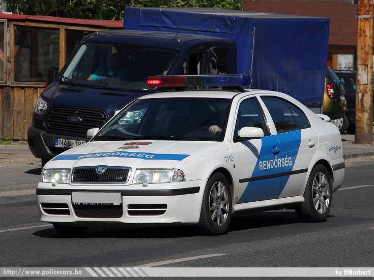 Skoda rendőrautó