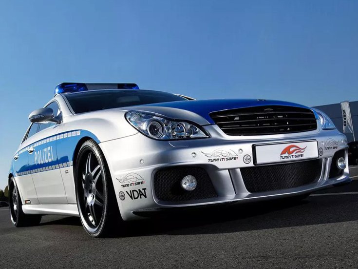 Brabus Mercedes rendőrautó