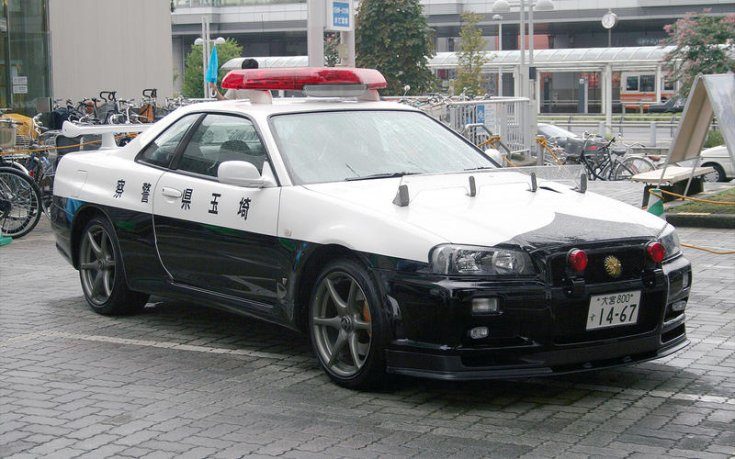 Nissan Skyline R34 GT-R szemből