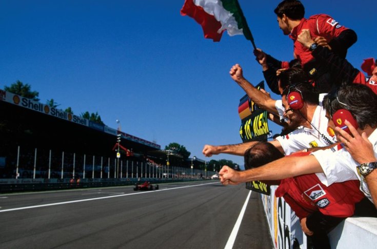 Olasz Nagydíj Ferrari győzelemmel