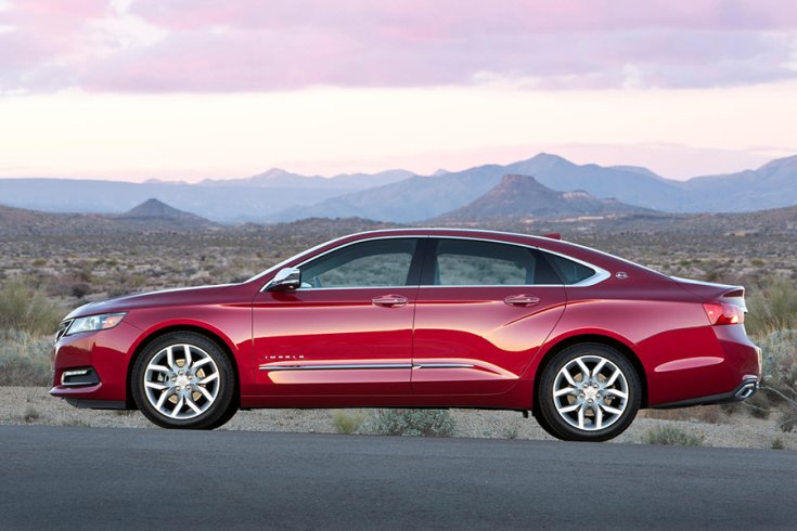 A Chevrolet Impala oldalról fotózva