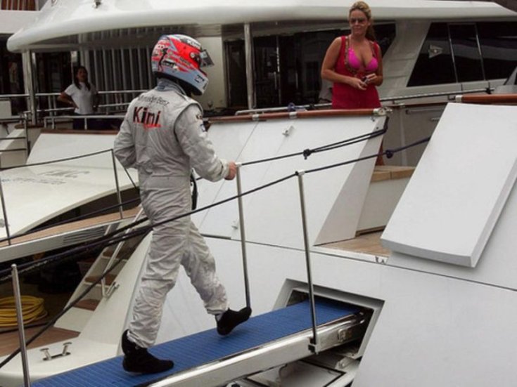 Kimi Räikkönen indul jachtozni