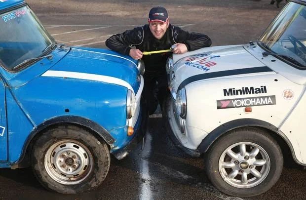 A legszűkebb parkolás rekordját a brit Alastair Moffatt tartja