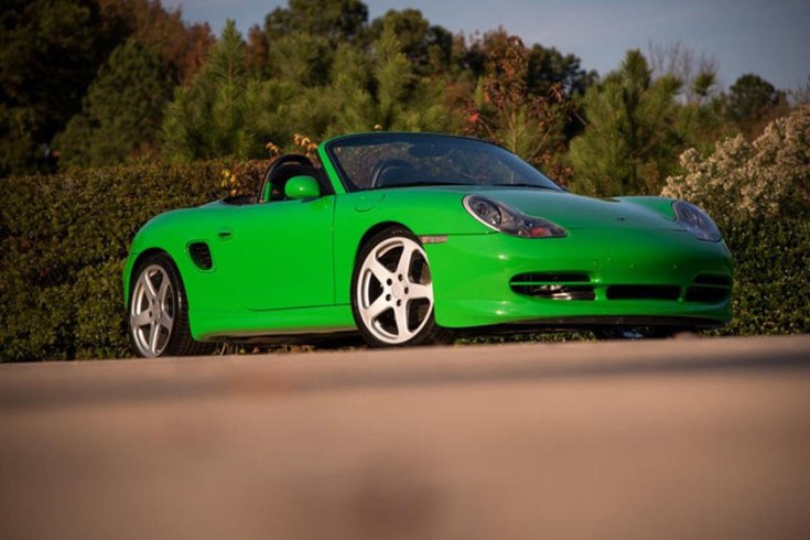 RUF 3400S az úton, féloldalról