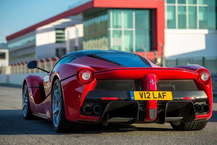 Ferrari Laferrari hátulról fotózva