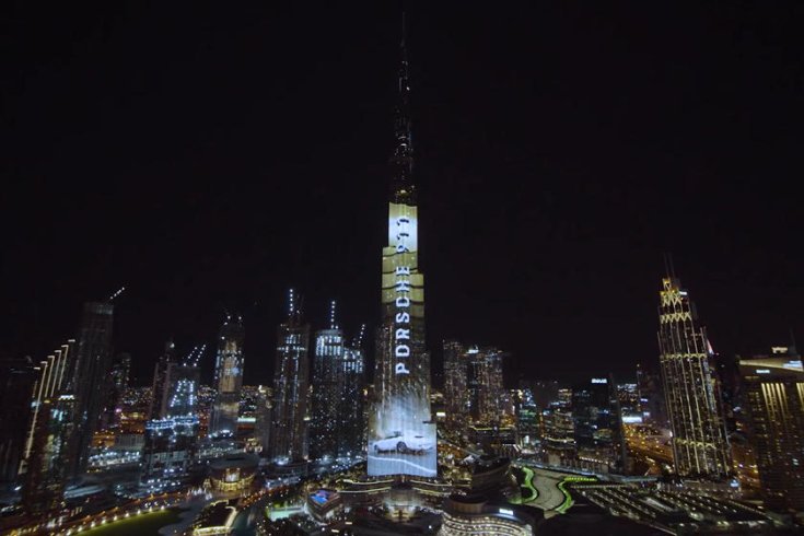 A fényjátékban pompázó Burj Khalifa