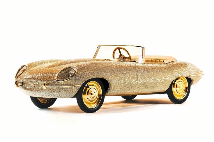 Jaguar E-type kicsinyített mása