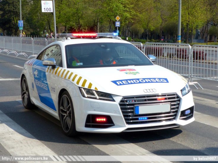 Audi TTS rendőrautó
