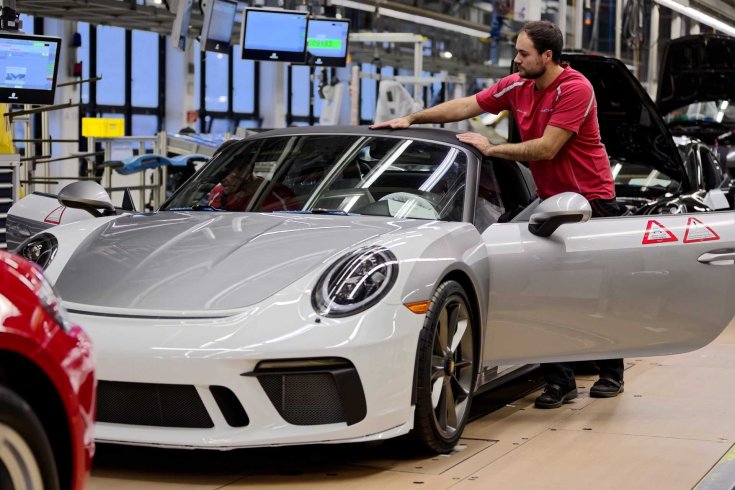 Porsche 911 a gyártósoron