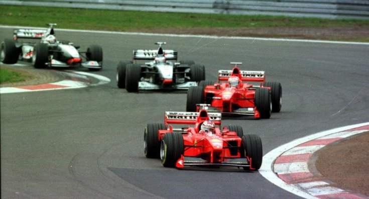 Häkkinen a két Ferrari mögött az 1998-as Luxemburgi Nagydíjon