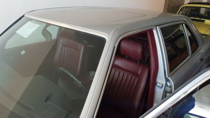 A Mercedes 560 SEL ülései