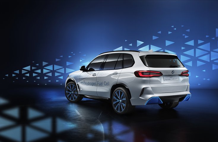 A BMW i Hydrogen NEXT koncepció hátulról fotózva