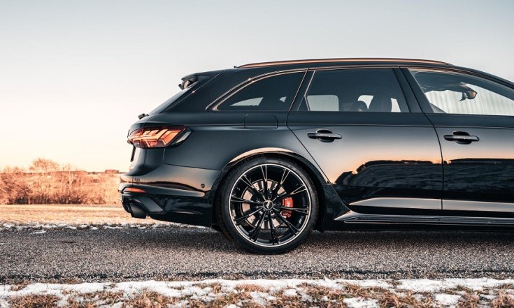 ABT Audi RS4 Avant oldalról