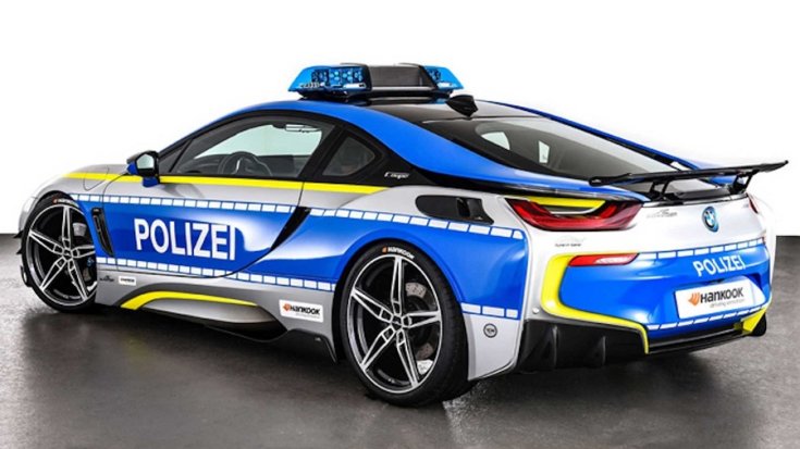 Plug-in hibrid BMW i8 rendőrautó