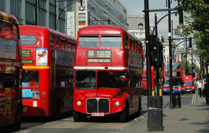 AEC Routemaster, vörös, elölről, szemből