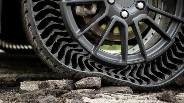 levegőmentes Michelin/GM abroncs úthiba