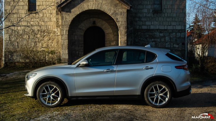 Alfa Romeo Stelvio teszt Alapjárat