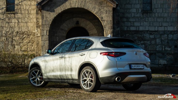 Alfa Romeo Stelvio teszt Alapjárat