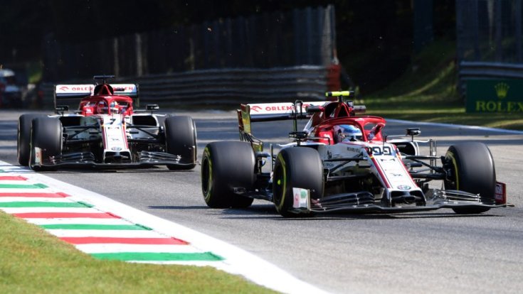 Antonio Giovinazzi és Kimi Räikkonen a monzai hétvégén egymás mögött
