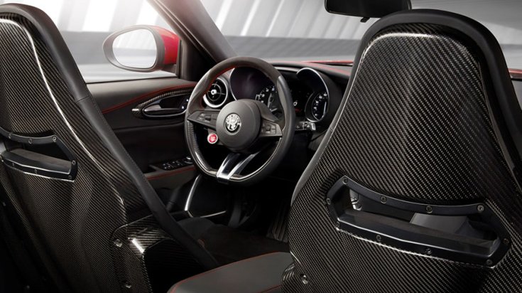 Az Alfa Romeo Giulia Quadrifoglio kormánya