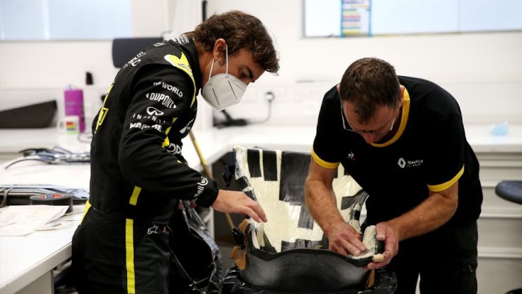 Alonso már a mérnökökkel egyeztet, és részt vesz a 2021-es autó fejlesztésében