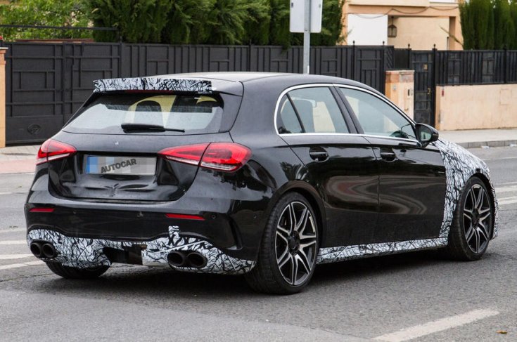 A45 AMG négy kipufogóval