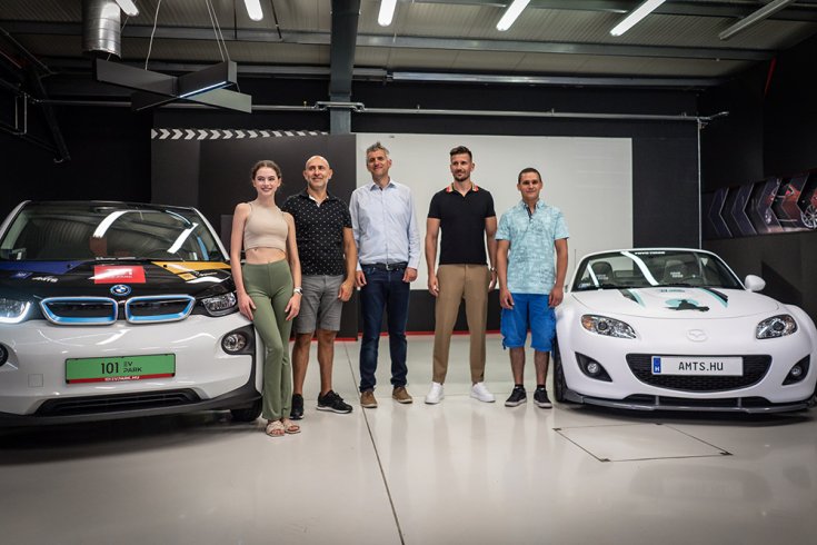 BMW i3 és Mazda MX-5 közt állnak öten