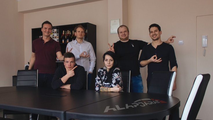Alapjárat szerkesztőség áprilisi tréfája