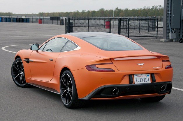 aston martin hátsó lámpák